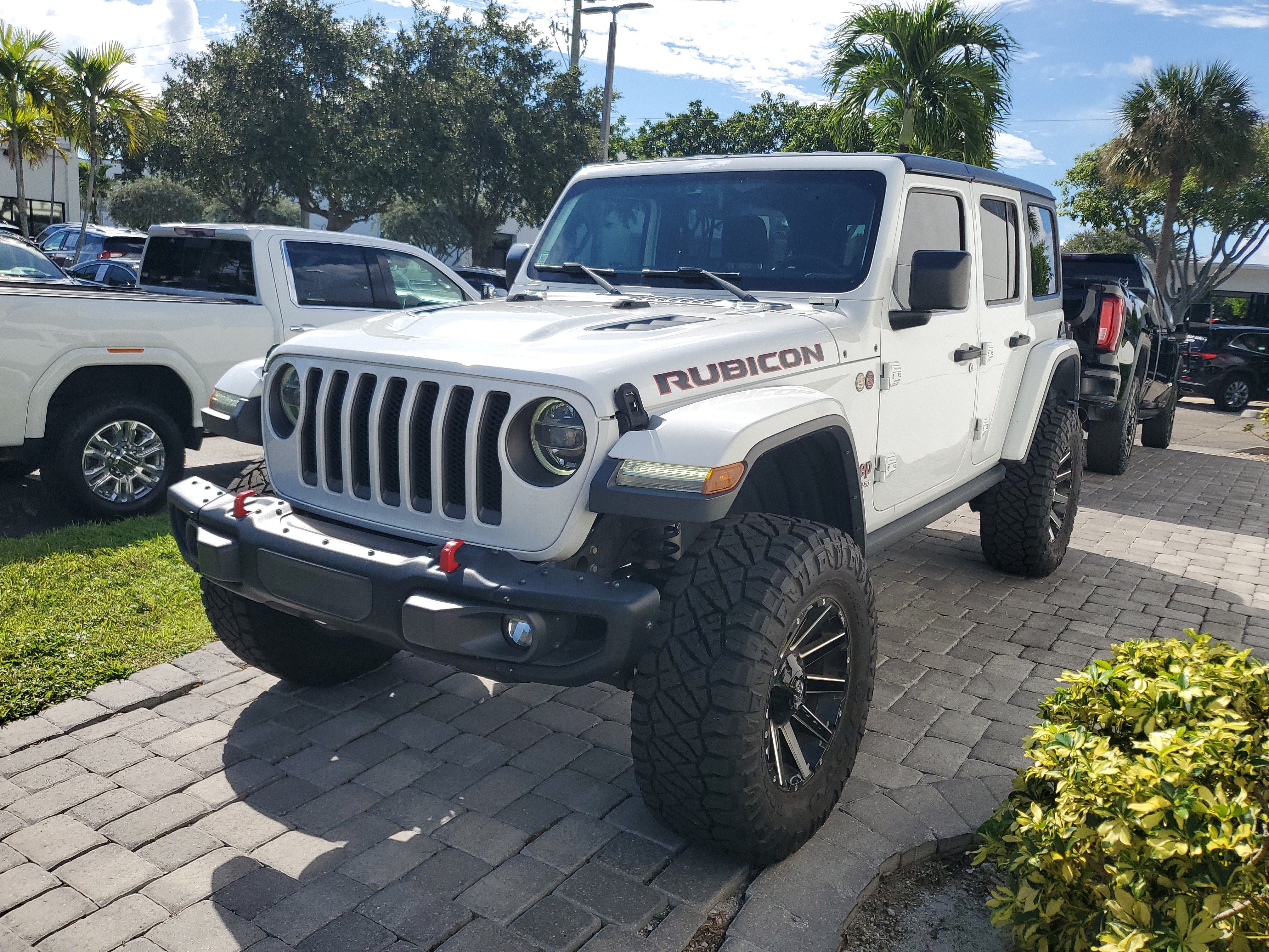 Used 2018 Jeep Wrangler Unlimited Rubicon w/ Dual Top Group AWD/4WD image 3