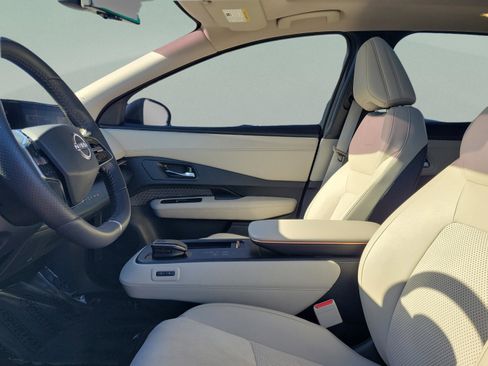 Used 2023 Nissan Ariya FWD image 16