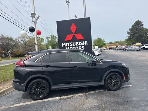 Used 2022 Mitsubishi Eclipse Cross LE FWD image 3
