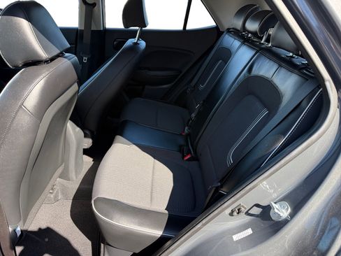 Certified 2023 Hyundai Venue Limited w/ Cargo Package FWD image 16