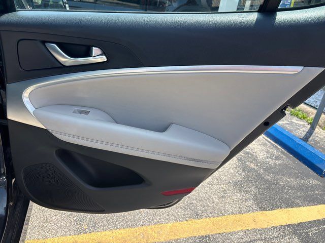 Used 2023 Genesis G70 2.0T RWD image 46