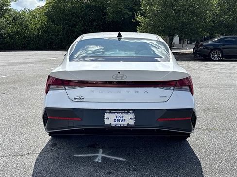 New 2025 Hyundai Elantra Limited image 6
