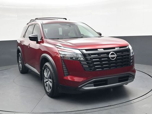 New 2026 Nissan Pathfinder SL image 1