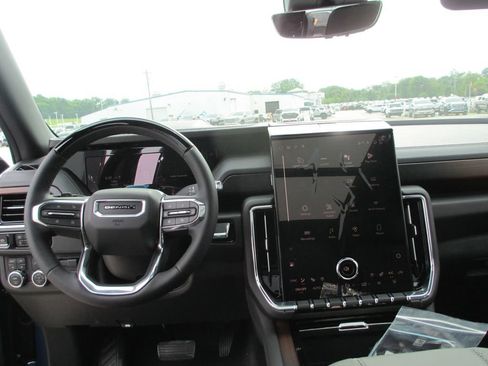 New 2026 GMC Yukon Denali w/ Denali Reserve Package AWD/4WD image 16