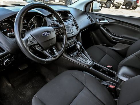 Used 2017 Ford Focus SE w/ Cold Weather Package image 13