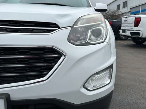 Used 2017 Chevrolet Equinox LT w/ Convenience Package image 3