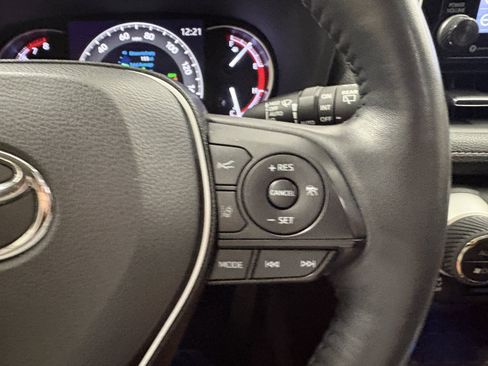 Used 2019 Toyota RAV4 Limited w/ Cold Weather Package AWD/4WD image 34