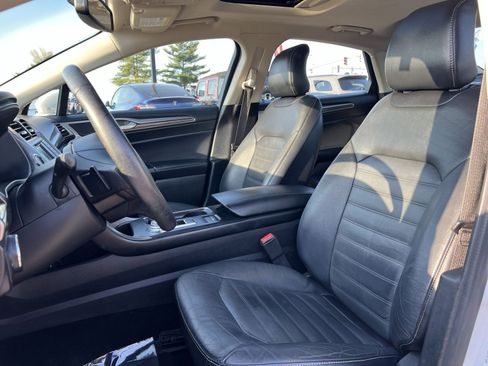 Certified 2017 Ford Fusion SE FWD image 21