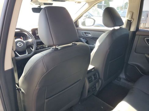 Certified 2023 Nissan Rogue Platinum w/ Platinum Premium Package FWD image 12