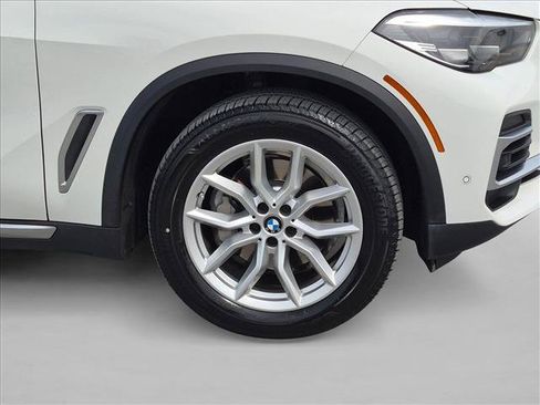 Certified 2022 BMW X5 xDrive40i w/ Parking Assistance Package AWD/4WD image 26