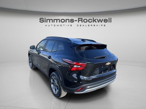 New 2026 Chevrolet Trax LT w/ LT Convenience Package image 3