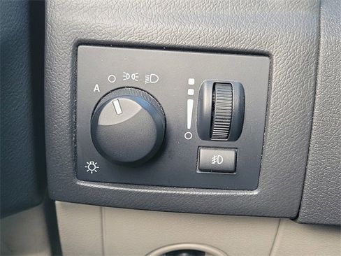 Used 2006 Chrysler 300 C image 16