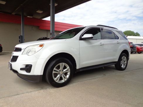 Used 2010 Chevrolet Equinox LT w/ Vehicle Interface Package FWD image 2