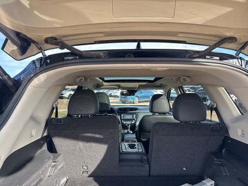 Used 2017 Nissan Rogue SL w/ SL Premium Package image 19