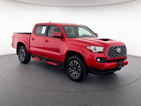 Used 2022 Toyota Tacoma TRD Sport w/ Technology Package RWD image 8