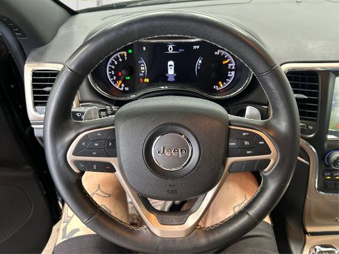 Used 2017 Jeep Grand Cherokee Limited AWD/4WD image 16