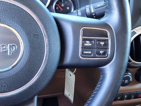 Used 2011 Jeep Wrangler Rubicon w/ PWR Convenience Group AWD/4WD image 17