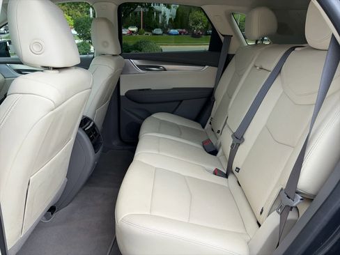 Certified 2023 Cadillac XT5 Premium Luxury AWD/4WD image 8