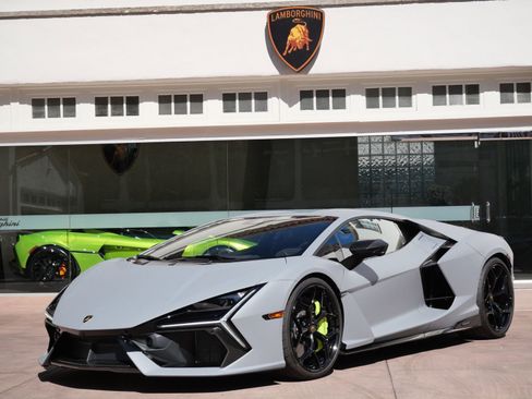 Used 2025 Lamborghini Revuelto AWD/4WD image 23