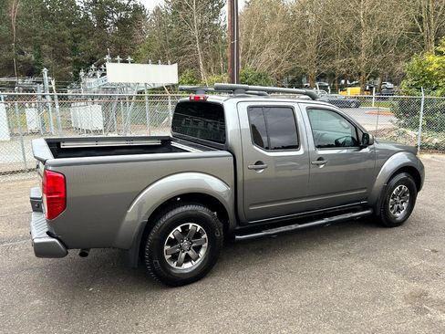 Used 2016 Nissan Frontier PRO-4X image 4