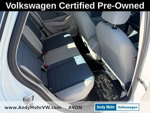 Used 2025 Volkswagen Jetta SE w/ Sunroof Package FWD image 14