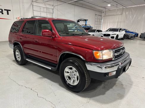Used 2000 Toyota 4Runner SR5 AWD/4WD image 7