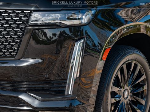 Used 2023 Cadillac Escalade ESV Luxury image 51