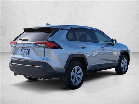 Used 2024 Toyota RAV4 LE AWD/4WD image 5