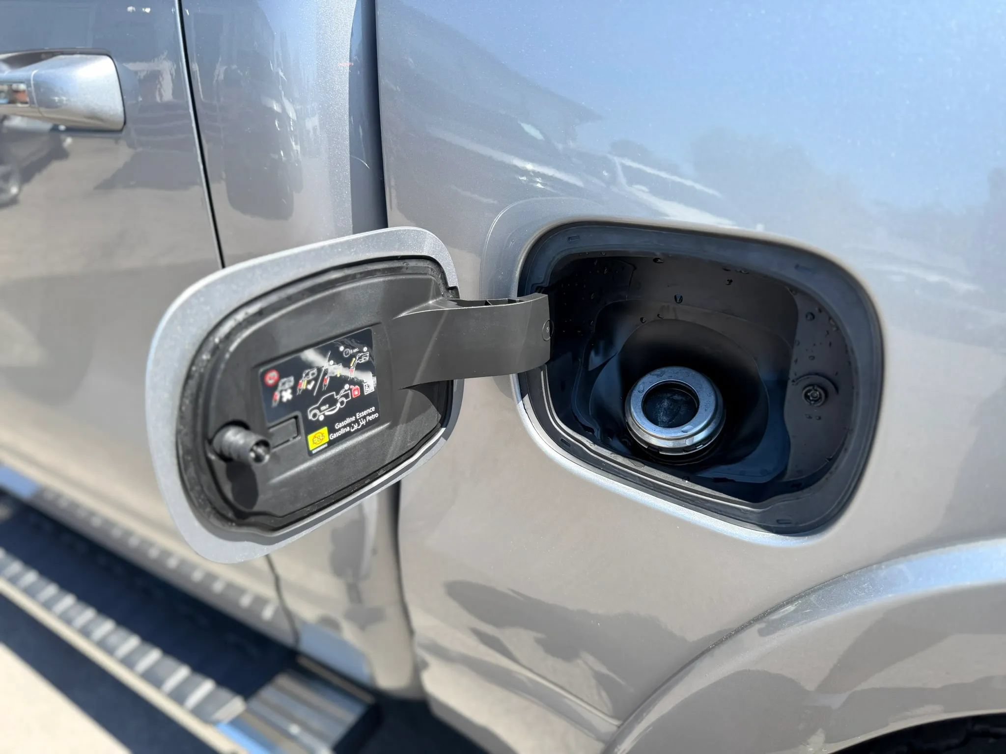 Used 2021 RAM 1500 Laramie AWD/4WD image 19
