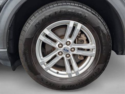 Used 2020 Ford Explorer XLT w/ Equipment Group 202A AWD/4WD image 25