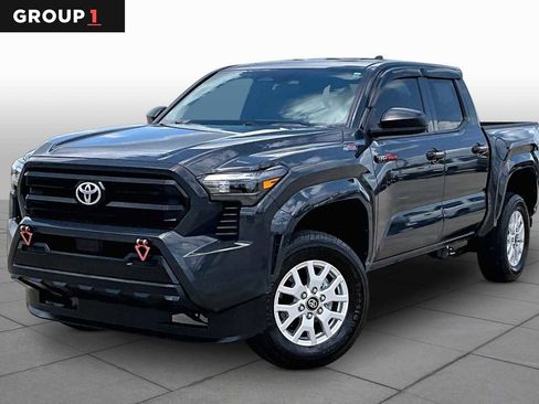 Used 2025 Toyota Tacoma SR image 1
