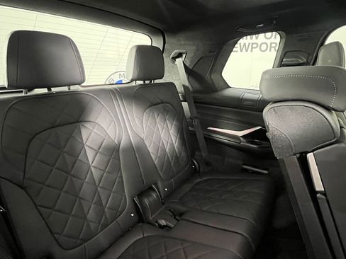 Certified 2025 BMW X7 xDrive40i w/ Executive Package AWD/4WD image 23