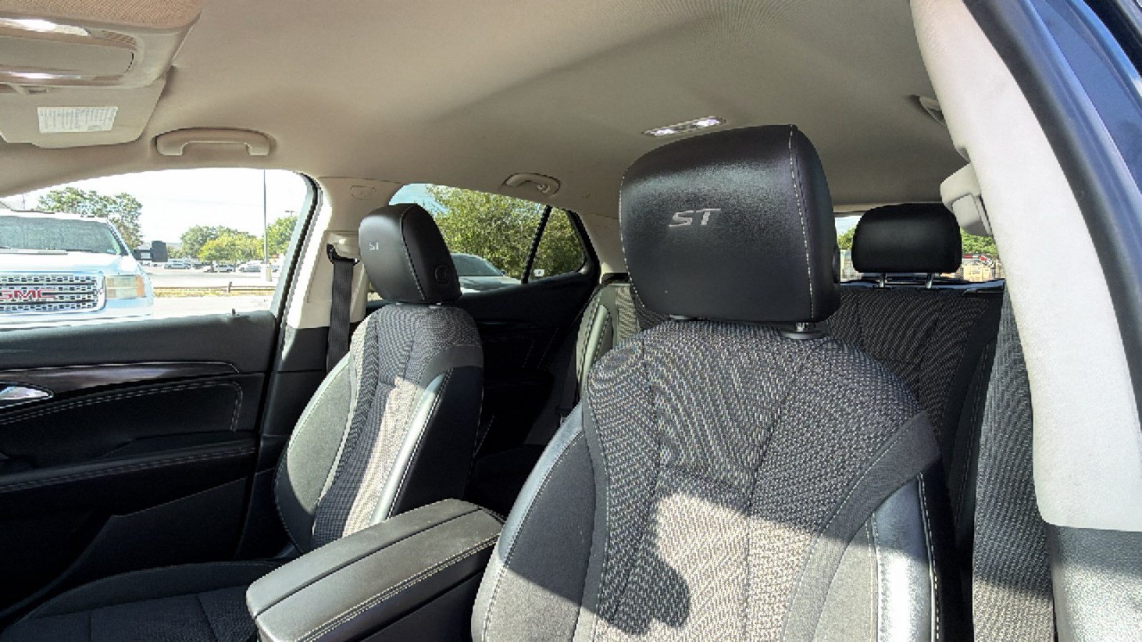 Used 2023 Buick Envision Preferred w/ Sport Touring Package FWD image 13