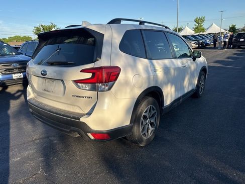 Used 2021 Subaru Forester Premium w/ Popular Package #1 AWD/4WD image 4