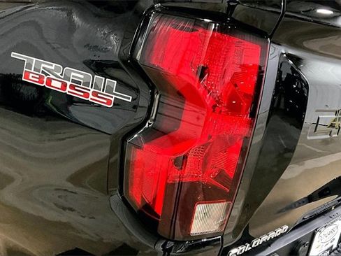 Certified 2024 Chevrolet Colorado Trail Boss w/ Technology Package image 8