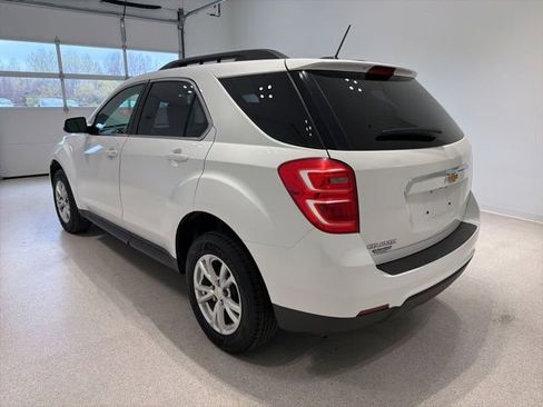 Used 2017 Chevrolet Equinox LT w/ Convenience Package FWD image 4