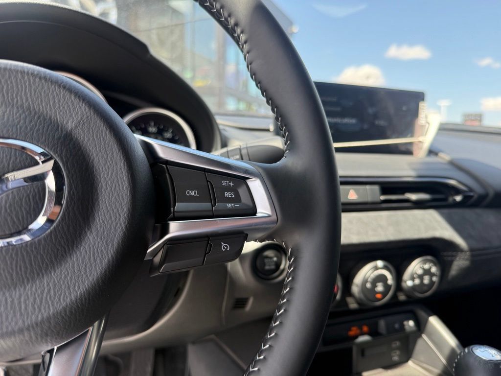 New 2026 MAZDA MX-5 Miata Club w/ Weather Package RWD image 18