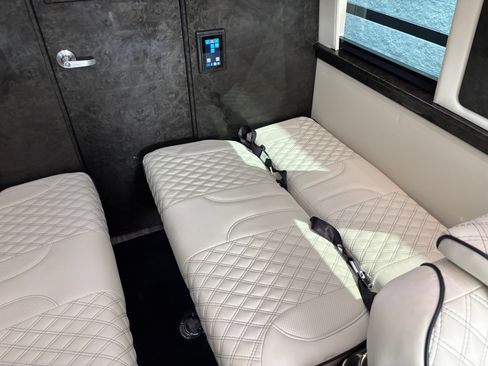 Used 2020 Mercedes-Benz Sprinter 3500 image 42