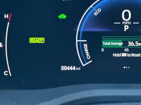 Used 2025 Toyota Camry SE FWD image 26