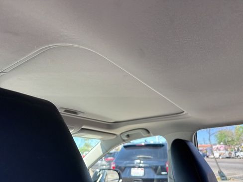 Used 2022 Toyota RAV4 XLE Premium image 16