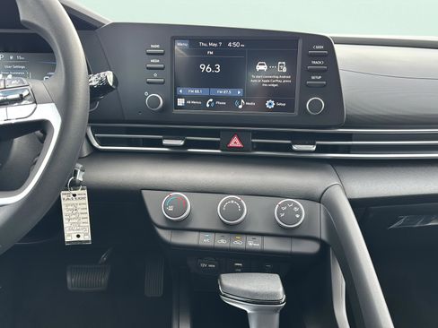 New 2026 Hyundai Elantra SE FWD image 11
