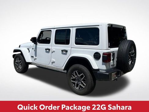 Used 2025 Jeep Wrangler Unlimited Sahara AWD/4WD image 5