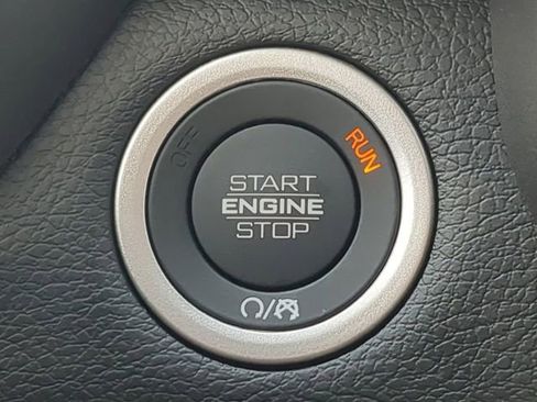 New 2026 RAM 2500 Laramie AWD/4WD image 36