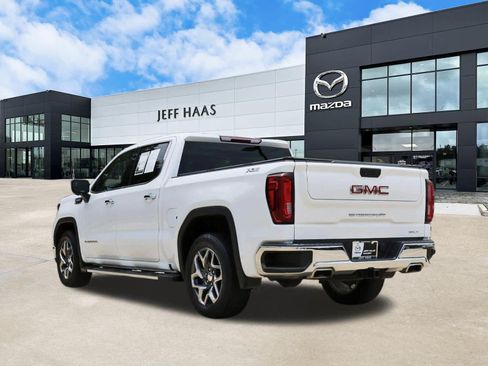 Used 2022 GMC Sierra 1500 SLT AWD/4WD image 2