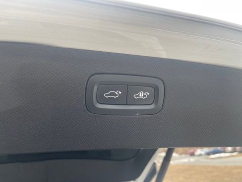 Used 2024 Volvo XC90 T8 Plus image 10