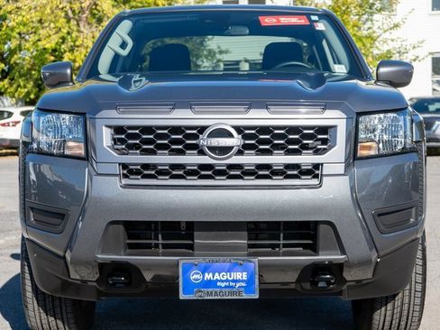 Certified 2025 Nissan Frontier SV image 3