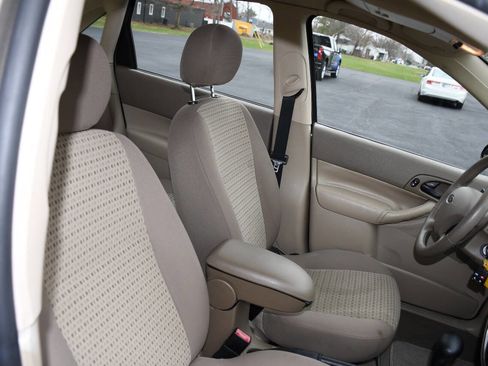 Used 2005 Ford Focus SES image 22