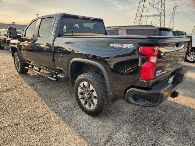 Used 2022 Chevrolet Silverado 2500 Custom w/ Custom Value Package AWD/4WD image 3