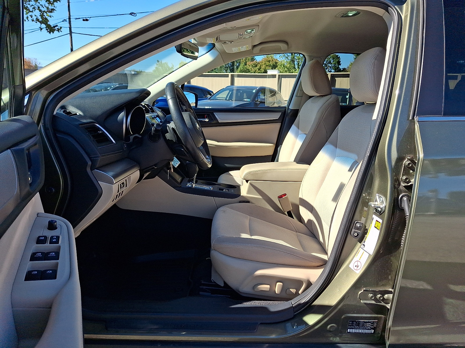 Used 2019 Subaru Outback 2.5i Premium AWD/4WD image 15