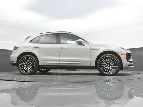 New 2026 Porsche Macan AWD/4WD image 33